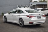 New 2025 Lexus ES 300h w/ Luxury Package image 4
