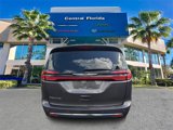 Used 2023 Chrysler Pacifica Touring-L image 6