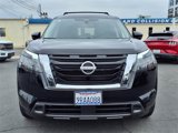 Used 2025 Nissan Pathfinder SV image 2