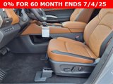 New 2025 Nissan Pathfinder Platinum image 4