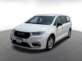 Used 2024 Chrysler Pacifica Touring-L image 5