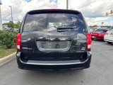 Used 2017 Dodge Grand Caravan SXT image 3