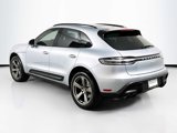 Certified 2024 Porsche Macan image 3