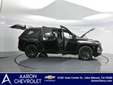 Used 2023 Chevrolet Traverse RS image 3