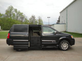 Used 2013 Chrysler Town & Country Touring-L w/ Driver Convenience Group image 6
