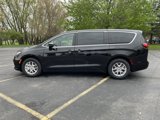 New 2025 Chrysler Pacifica Select image 2