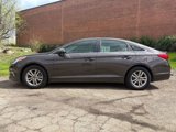 Used 2015 Hyundai Sonata SE image 2