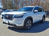 New 2025 Nissan Pathfinder Platinum image 2