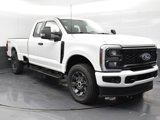 New 2025 Ford F350 4x4 SuperCab Super Duty image 2