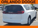 New 2025 Chrysler Pacifica Select image 3
