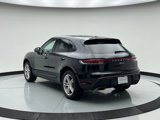 Certified 2024 Porsche Macan image 3