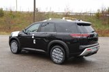 New 2025 Nissan Pathfinder SL w/ SL Premium Package image 2
