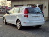 Used 2011 Hyundai Elantra GLS image 2