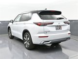 New 2025 Mitsubishi Outlander SEL image 3