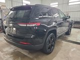 Used 2023 Jeep Grand Cherokee Altitude image 2