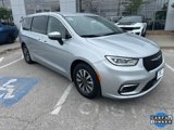 Used 2023 Chrysler Pacifica Touring-L image 6