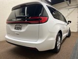 New 2025 Chrysler Pacifica Select image 2