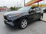 Used 2023 Toyota Highlander LE image 3
