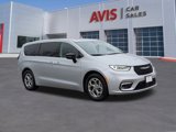 Used 2024 Chrysler Pacifica Limited image 3