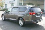 Used 2017 Chrysler Pacifica Touring-L image 5
