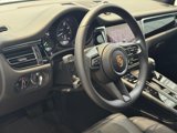 Certified 2024 Porsche Macan image 4