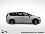 Used 2023 Chrysler Pacifica Touring-L image 2
