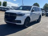 Used 2025 Lincoln Navigator Reserve image 3