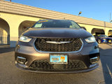Used 2022 Chrysler Pacifica Touring-L image 2