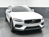 Used 2024 Volvo V60 B5 Cross Country Plus image 2