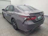Used 2022 Toyota Camry SE image 5