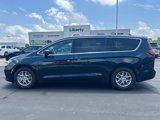 New 2025 Chrysler Pacifica Select image 5