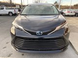 Used 2023 Toyota Sienna LE image 2