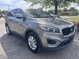 Used 2017 Kia Sorento L image 4