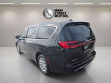 Used 2023 Chrysler Pacifica Touring-L image 3