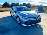 Used 2018 Toyota Camry LE image 3