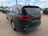 Used 2022 Chrysler Pacifica Touring-L image 5