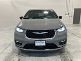 New 2025 Chrysler Pacifica Select image 3