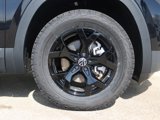 New 2025 Volkswagen Atlas Peak Edition SE image 5