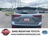 Used 2023 Toyota Highlander XLE image 4