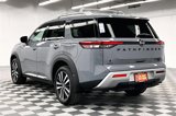 New 2025 Nissan Pathfinder Platinum image 3