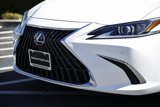Used 2025 Lexus ES 300h w/ Luxury Package image 2