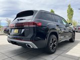 New 2025 Volkswagen Atlas Peak Edition SE image 5