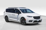 New 2025 Chrysler Pacifica Premium image 2
