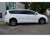 Used 2022 Chrysler Pacifica Touring image 5