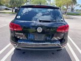 Used 2013 Volkswagen Touareg Sport image 6