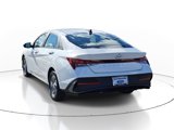 Used 2024 Hyundai Elantra SE image 3