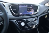 New 2025 Chrysler Pacifica Limited w/ Uconnect Theater Family Group image 5