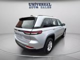 Used 2023 Jeep Grand Cherokee Laredo image 4