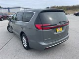 New 2025 Chrysler Pacifica Select image 5
