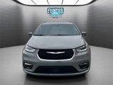 Used 2022 Chrysler Pacifica Touring-L image 3